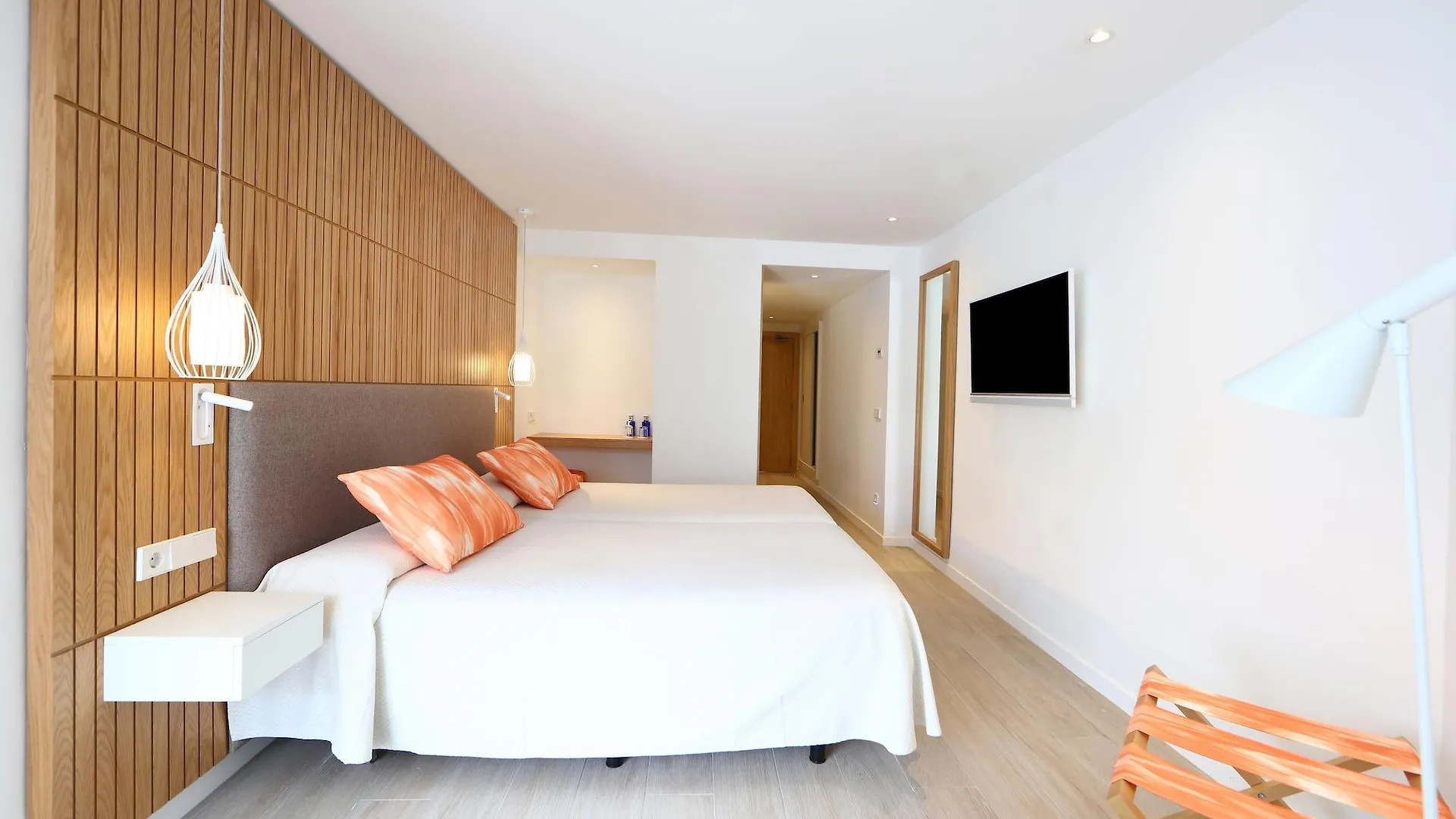 Отель Iberostar Waves Playa De Muro Плайя де Муро